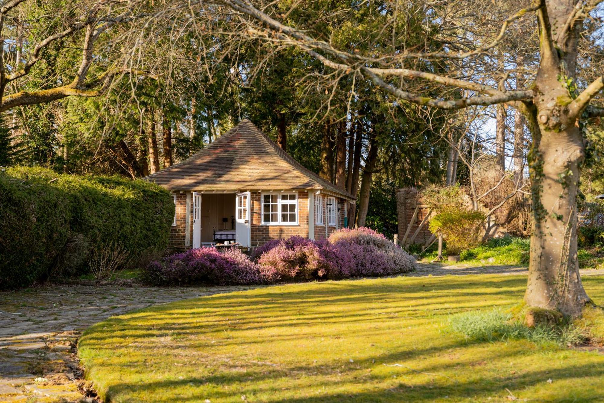 Old Mill Lodge By Huluki Sussex Stays Hurstpierpoint Kültér fotó