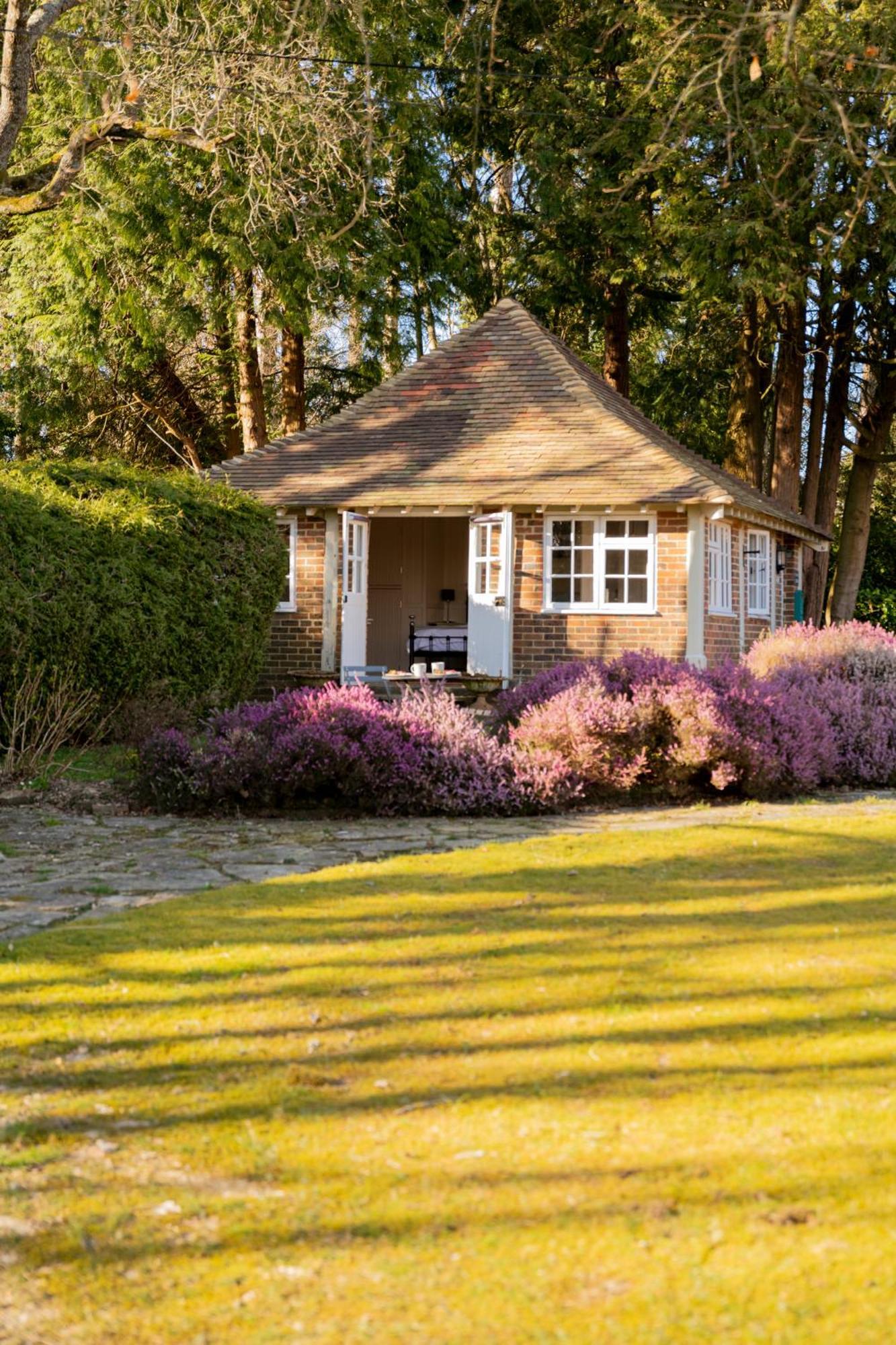 Old Mill Lodge By Huluki Sussex Stays Hurstpierpoint Kültér fotó