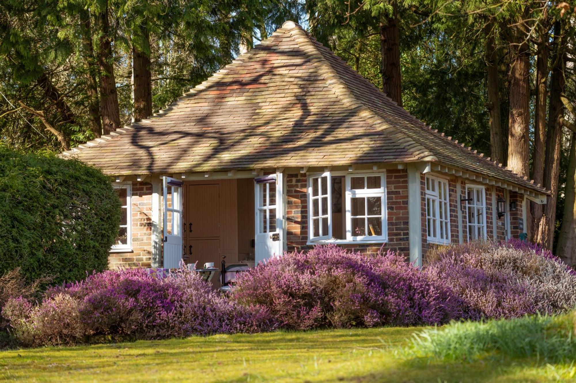 Old Mill Lodge By Huluki Sussex Stays Hurstpierpoint Kültér fotó