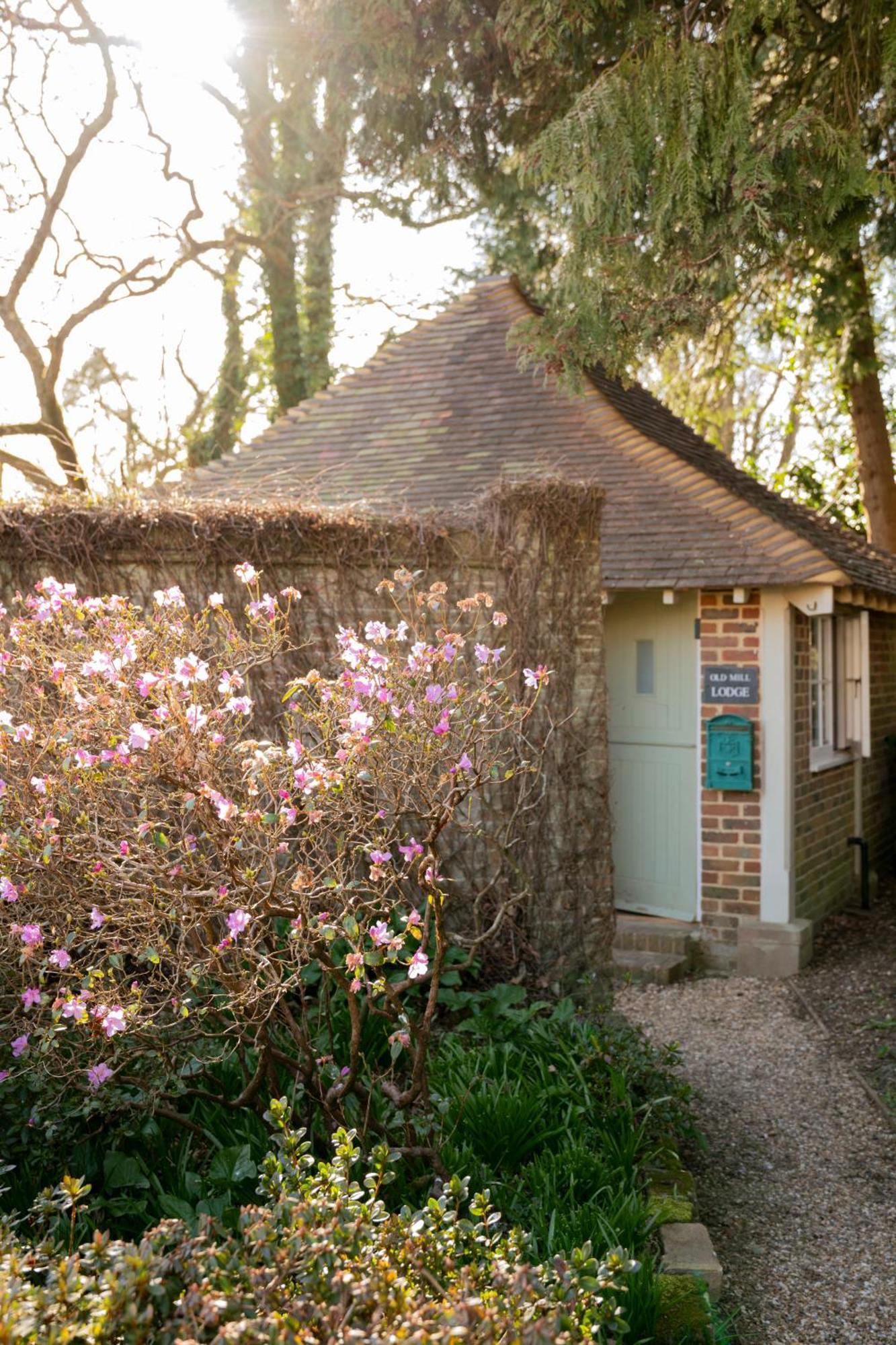 Old Mill Lodge By Huluki Sussex Stays Hurstpierpoint Kültér fotó
