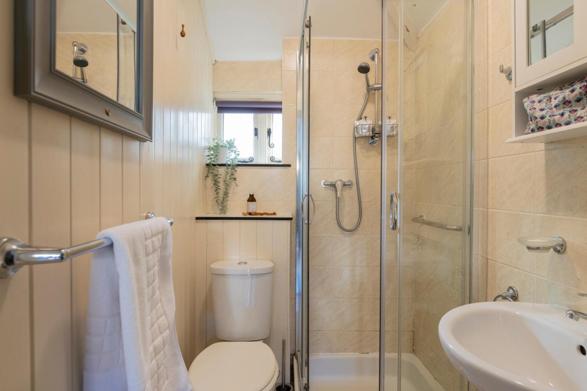 Old Mill Lodge By Huluki Sussex Stays Hurstpierpoint Kültér fotó